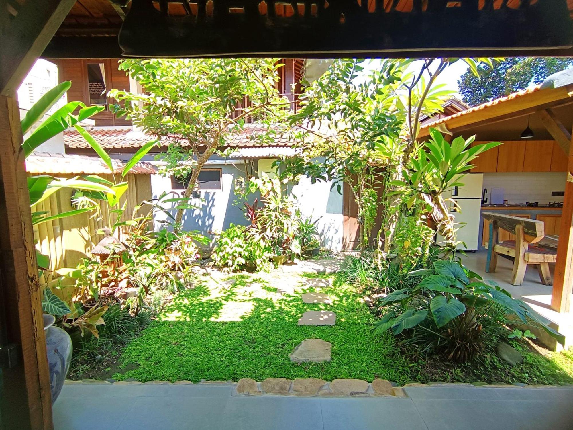 Katang - Katang Guest House Denpasar  Exterior photo